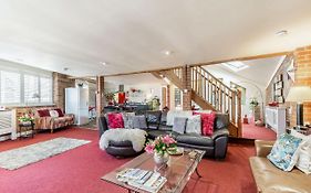 Dragon Loft Apartment